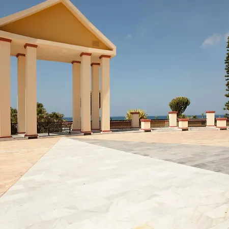 In With Beachfront Pool Marbella