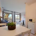 In With Beachfront Pool Apartment Marbella