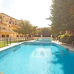 In With Beachfront Pool Apartment