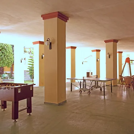 Apartment In With Beachfront Pool *