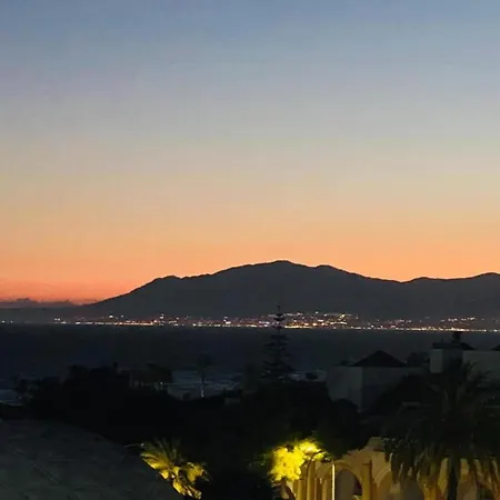 Apartmán In With Beachfront Pool Marbella