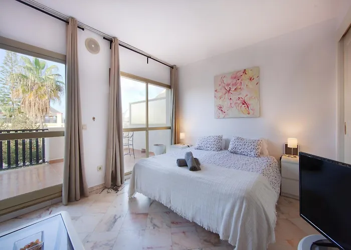 Apartament In With Beachfront Pool *