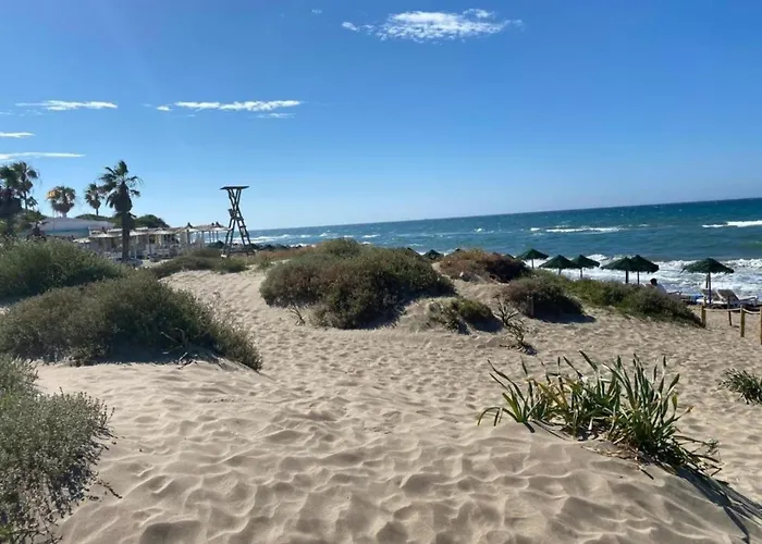 Lejlighed In With Beachfront Pool