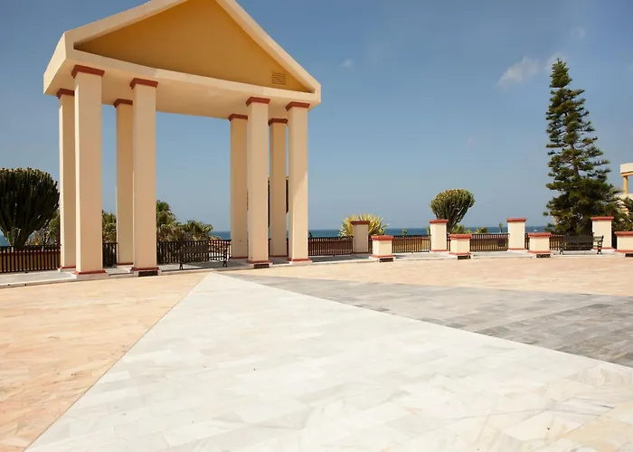 In With Beachfront Pool Marbella