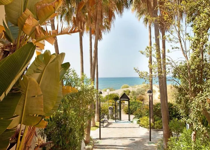 In With Beachfront Pool