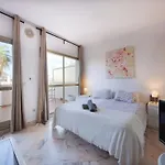Lejlighed In With Beachfront Pool *